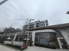 融创茂旁边,顶跃带大露台,一线看河看公园