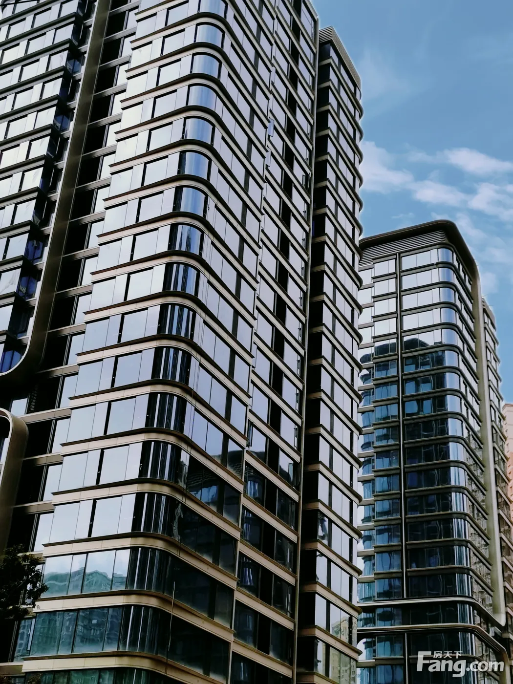 香港置地启元新拍现场谍照实时了解楼盘新动态