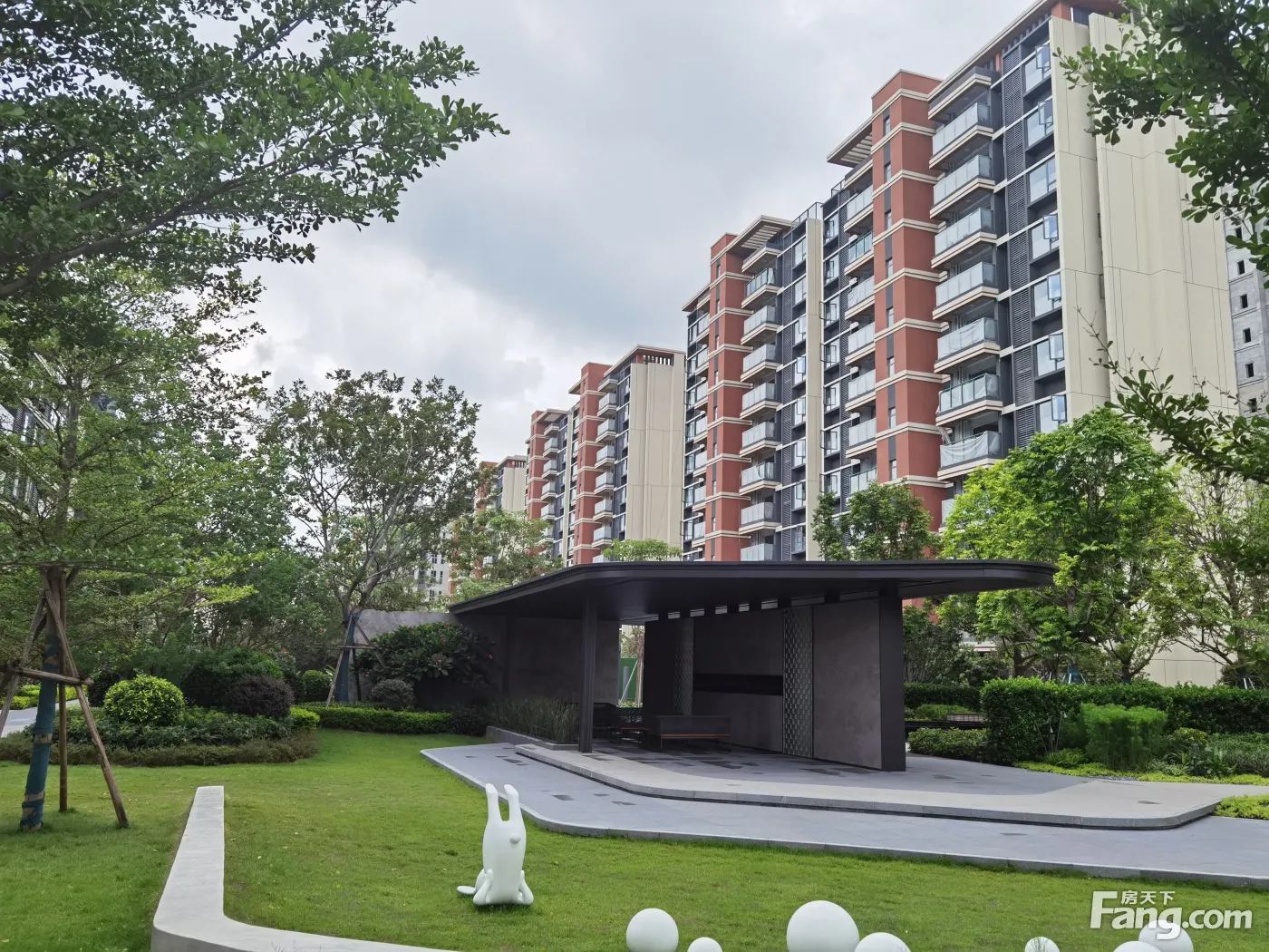 房天下>东莞新房>楼盘资讯>正文>华侨城云瑞府品质会客厅带完聚会两不