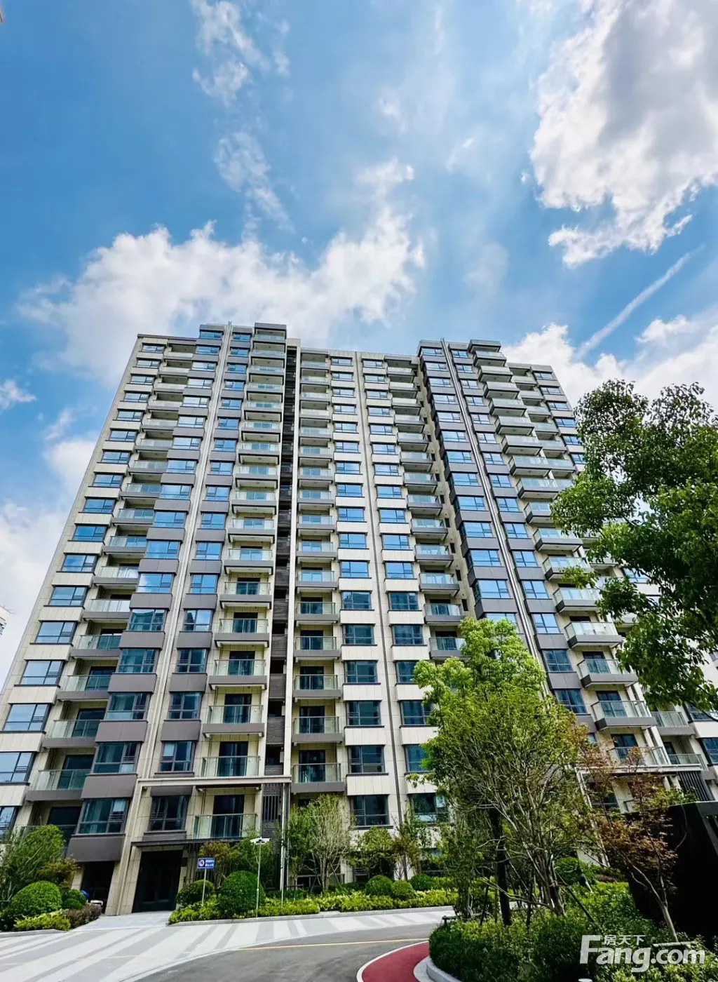 房天下>上海新房>楼盘资讯>正文>来自上港星江湾三期