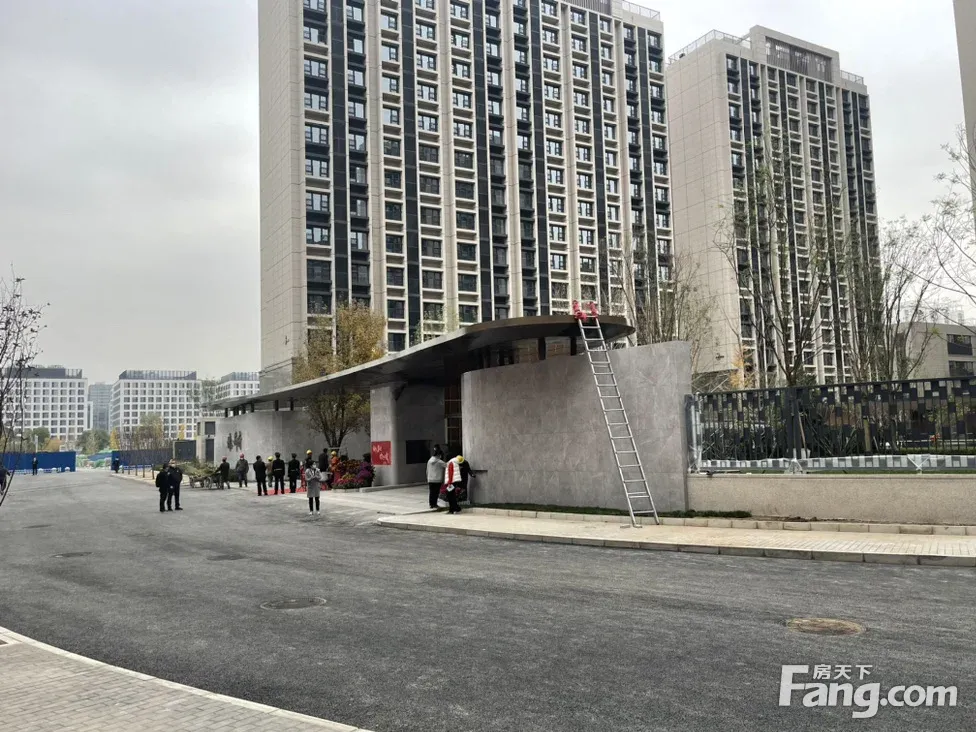 从京投发展臻御府现场发来一条项目新消息请查看