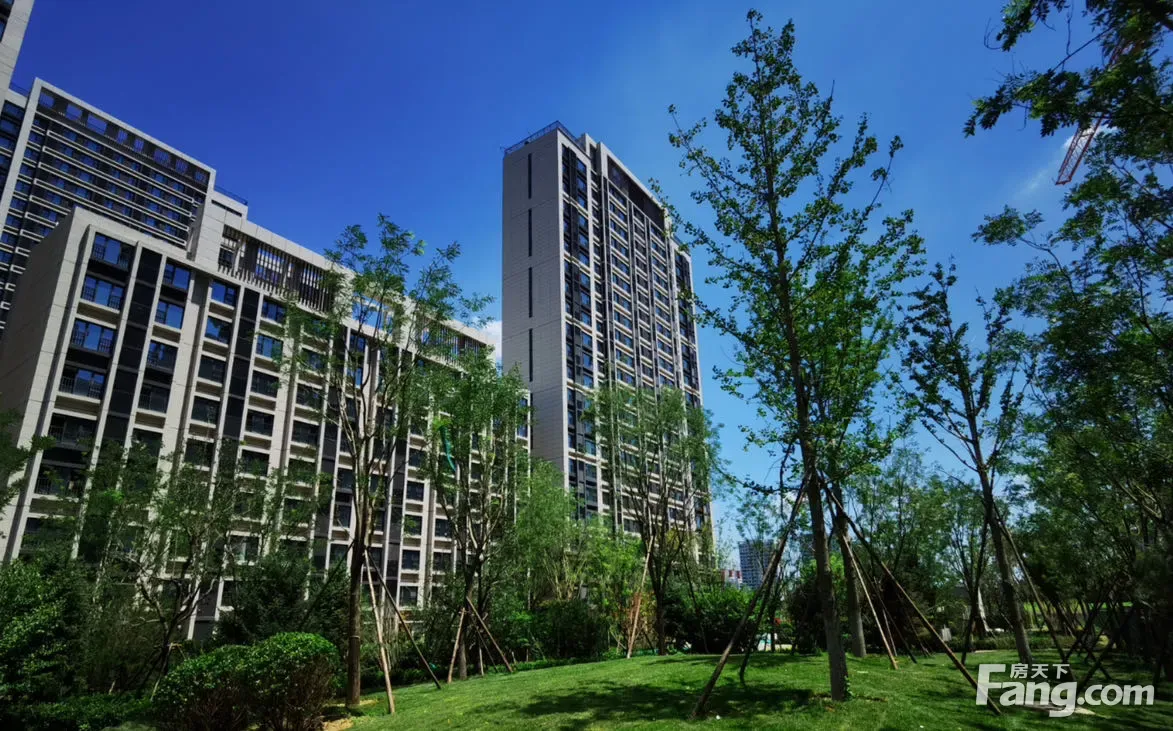 京投发展臻御府新拍现场谍照实时了解楼盘新动态
