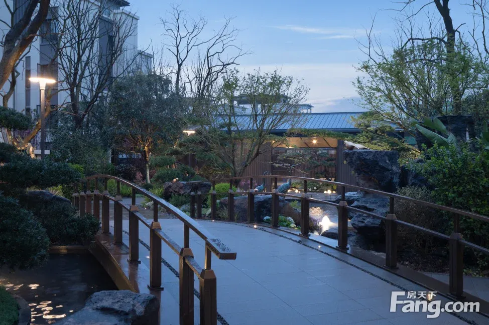 龙湖山前怎么样?看现场置业顾问发布了5条项目新消息!