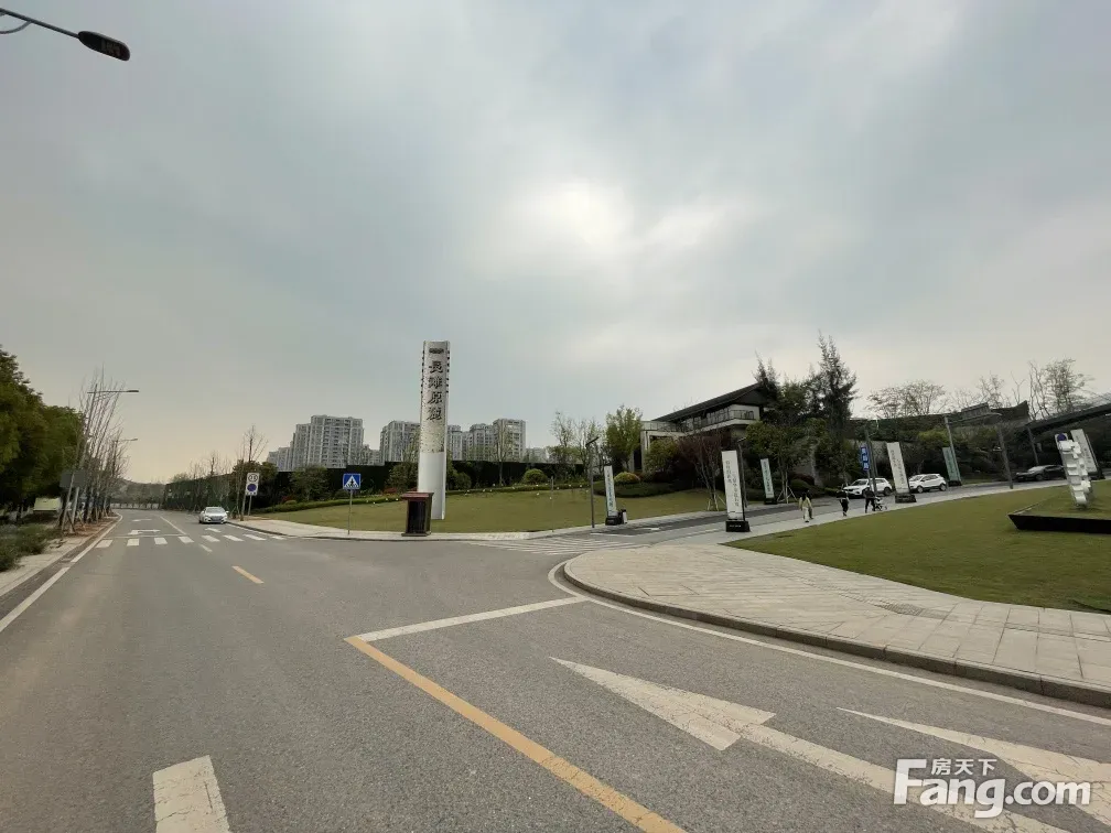 龙湖长滩原麓新拍现场谍照实时了解楼盘新动态