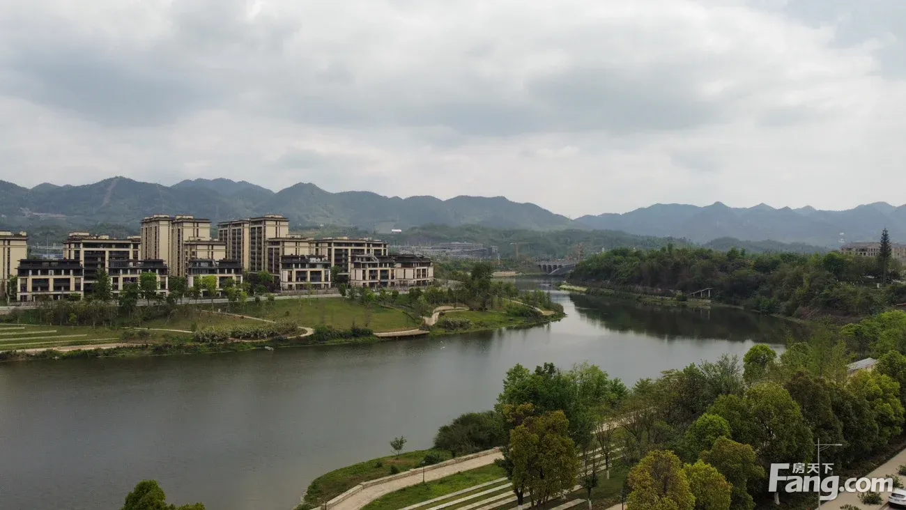 龙湖长滩原麓怎么样看现场置业顾问发布了4条项目新消息