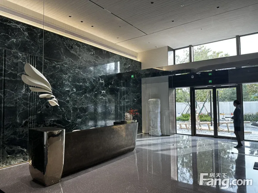 0.jpg