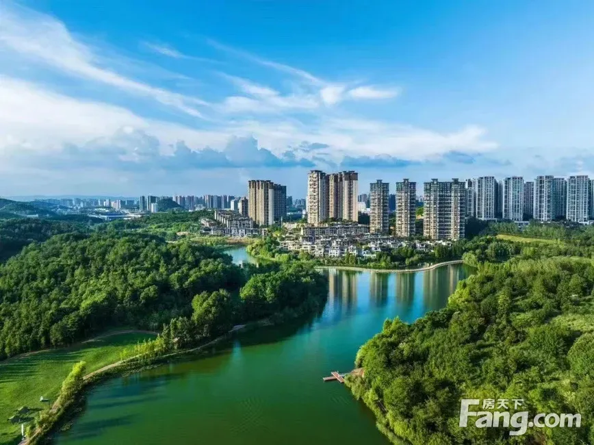 贵阳观山湖区龙湖地产图片