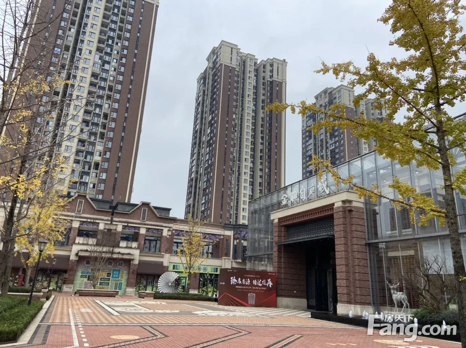 重庆新房>楼盘资讯>正文>均价11000元/平方米楼盘地址:华福路金地自在
