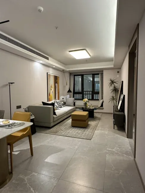 中海汇智里107平三居两卫,南北通透想买新房,平时上班没时间去看房,不