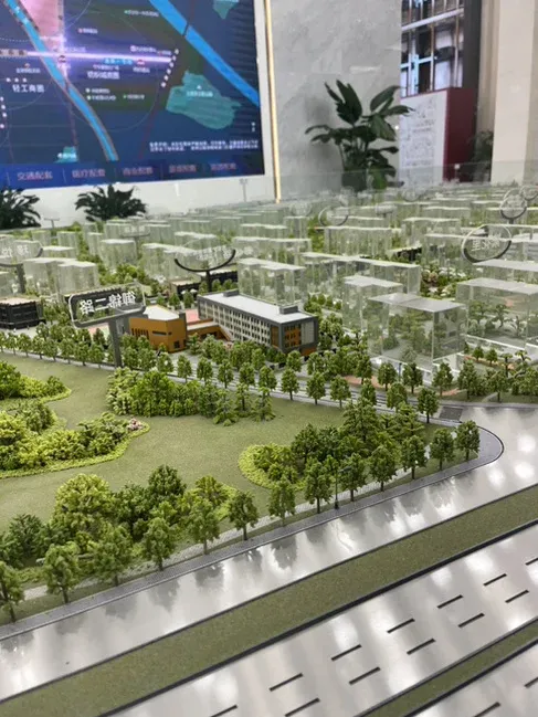 均价15575元/平方米楼盘地址:浐河东路以东,长乐路以北评分:3.