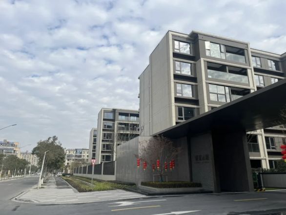 万科坤和·湛蓝云镜实景图